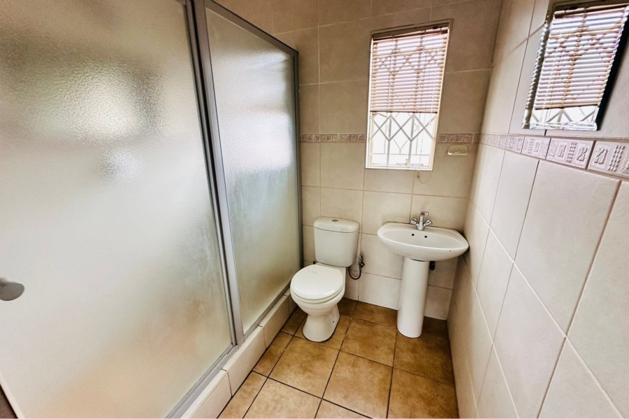 2 Bedroom Property for Sale in Fairland Gauteng