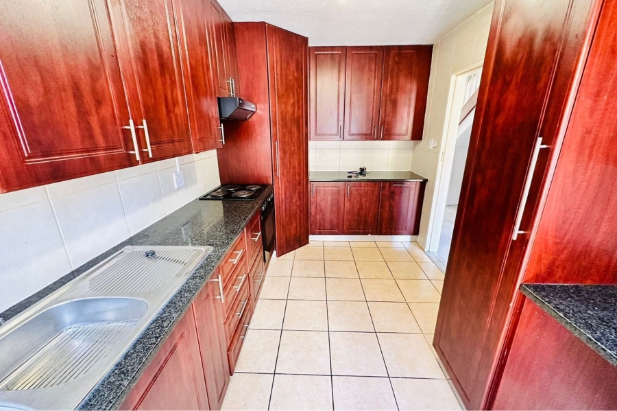 2 Bedroom Property for Sale in Fairland Gauteng