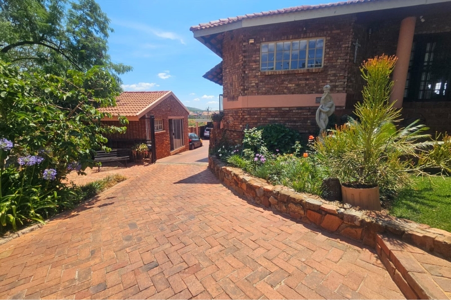 6 Bedroom Property for Sale in Amandasig Gauteng