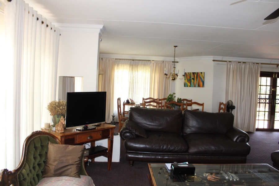 6 Bedroom Property for Sale in Amandasig Gauteng