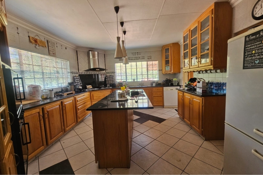 6 Bedroom Property for Sale in Amandasig Gauteng