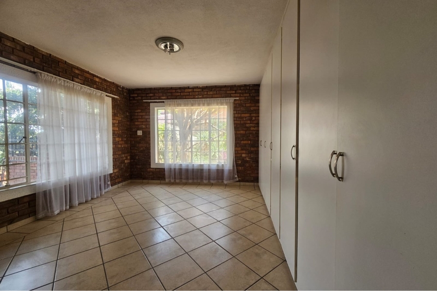 6 Bedroom Property for Sale in Amandasig Gauteng