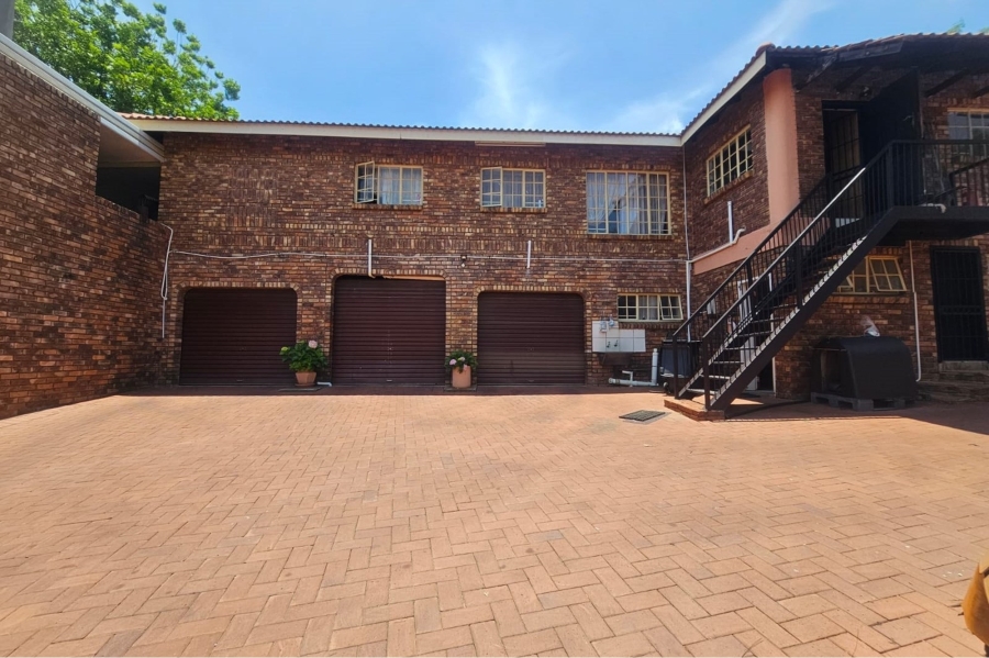 6 Bedroom Property for Sale in Amandasig Gauteng