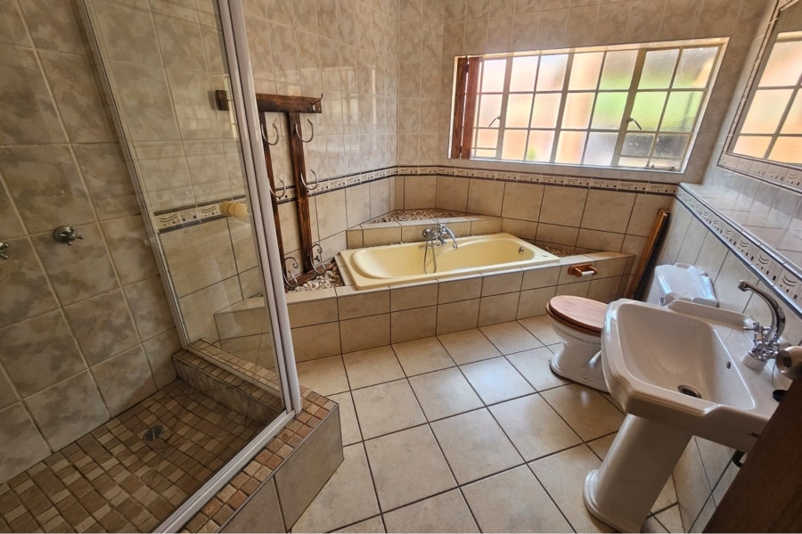 6 Bedroom Property for Sale in Amandasig Gauteng