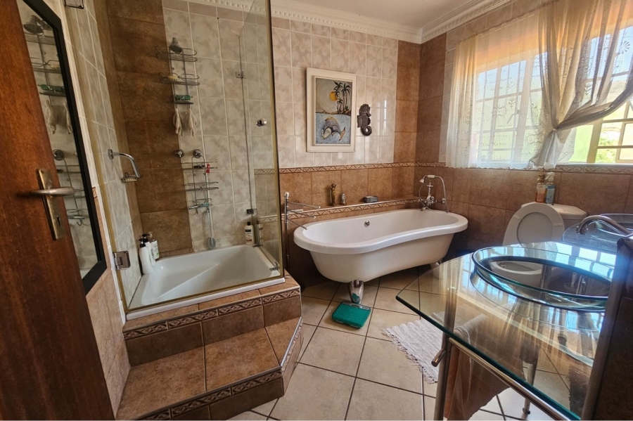 6 Bedroom Property for Sale in Amandasig Gauteng