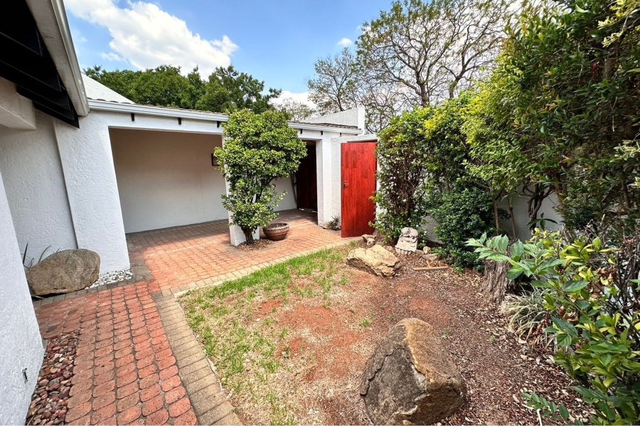 2 Bedroom Property for Sale in Bryanston Gauteng