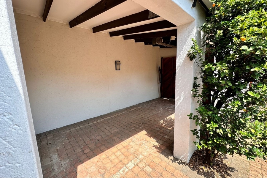 2 Bedroom Property for Sale in Bryanston Gauteng