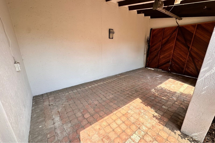 2 Bedroom Property for Sale in Bryanston Gauteng