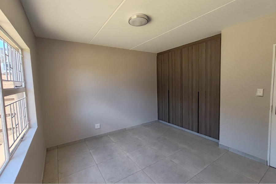 2 Bedroom Property for Sale in Vorna Valley Gauteng