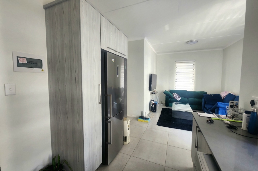 1 Bedroom Property for Sale in Erand Gardens Gauteng