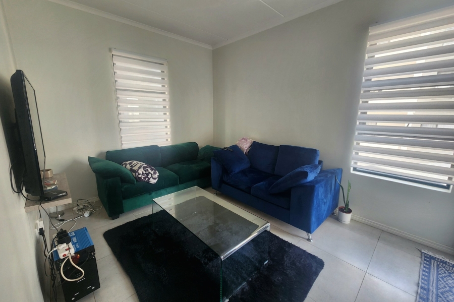 1 Bedroom Property for Sale in Erand Gardens Gauteng