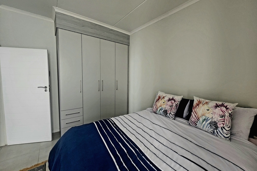 1 Bedroom Property for Sale in Erand Gardens Gauteng