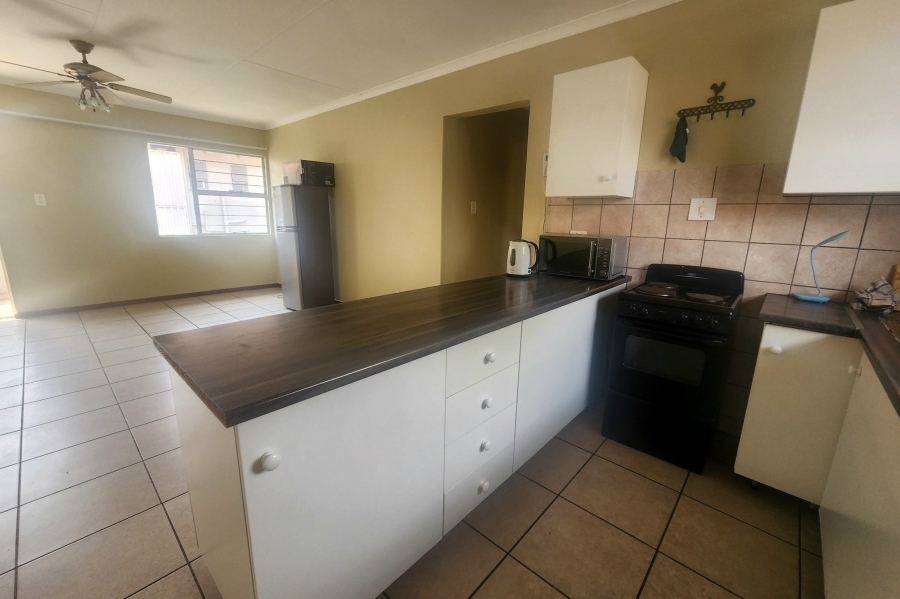 3 Bedroom Property for Sale in Die Hoewes Gauteng