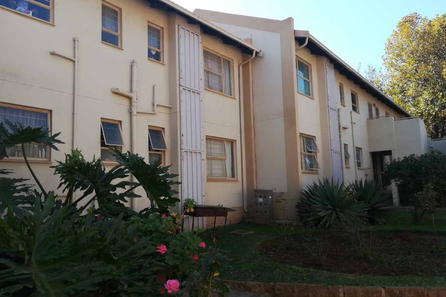 3 Bedroom Property for Sale in Die Hoewes Gauteng