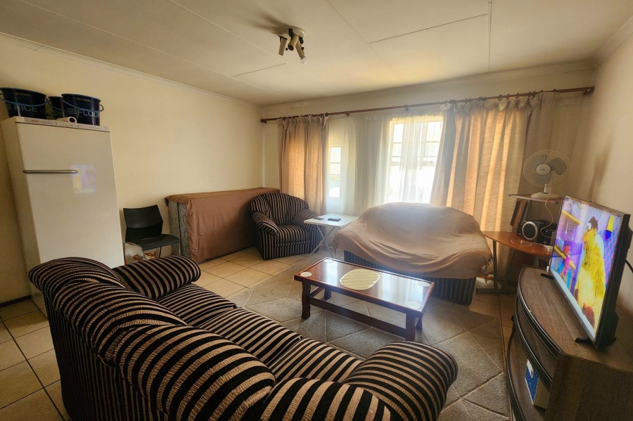 2 Bedroom Property for Sale in Die Hoewes Gauteng