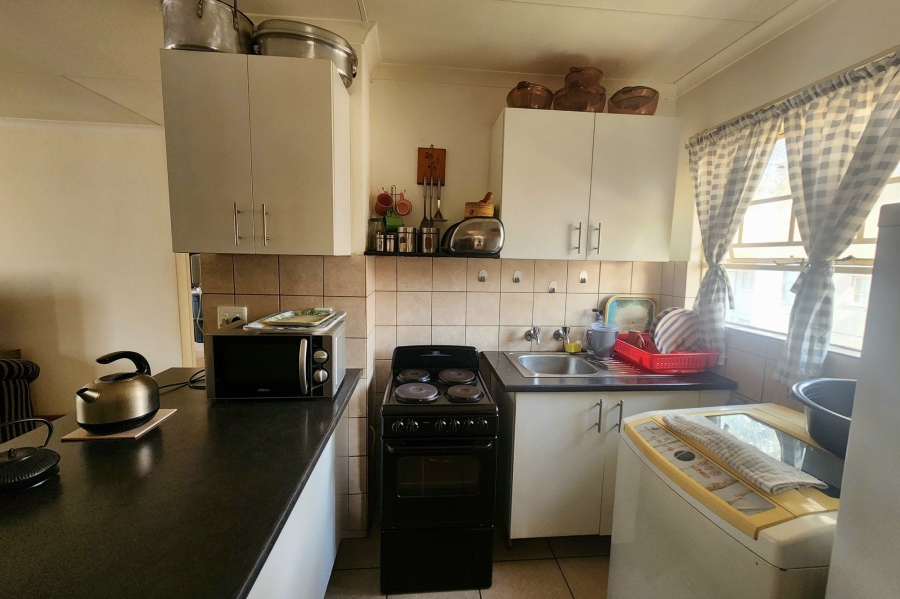 2 Bedroom Property for Sale in Die Hoewes Gauteng