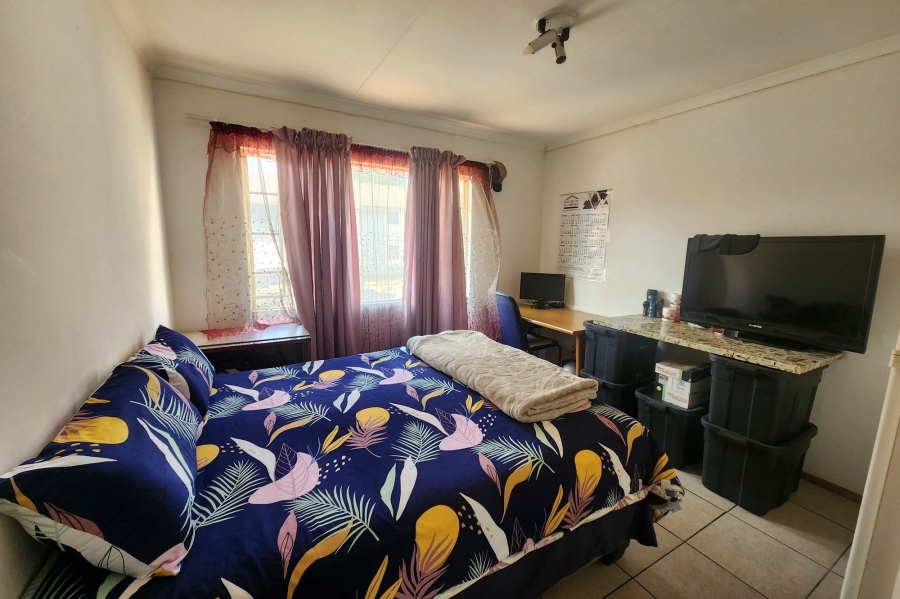 2 Bedroom Property for Sale in Die Hoewes Gauteng