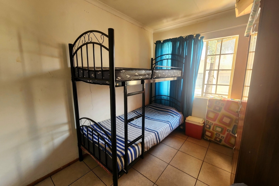 2 Bedroom Property for Sale in Die Hoewes Gauteng