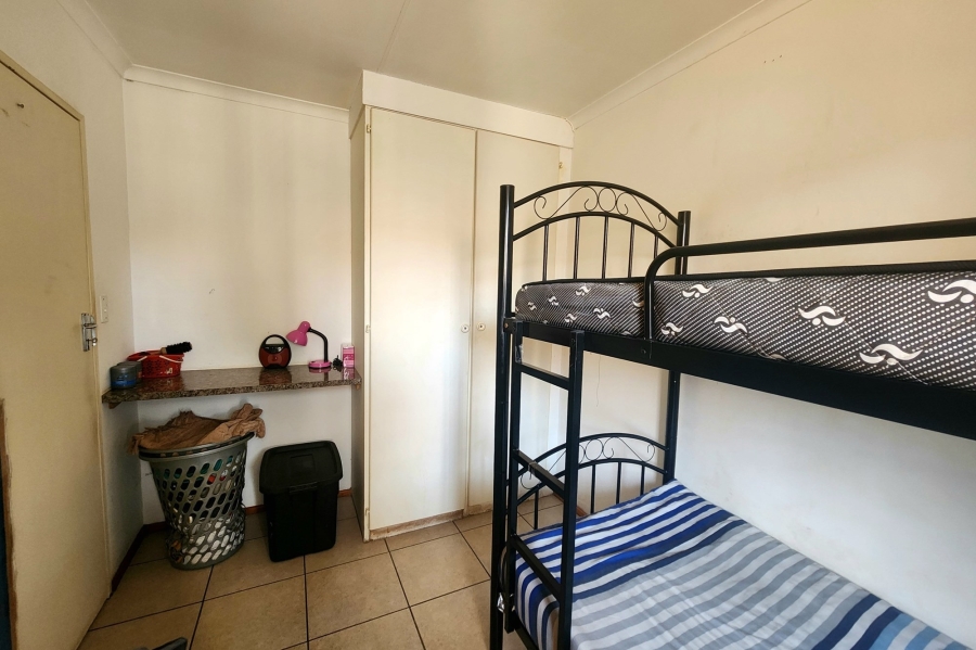 2 Bedroom Property for Sale in Die Hoewes Gauteng