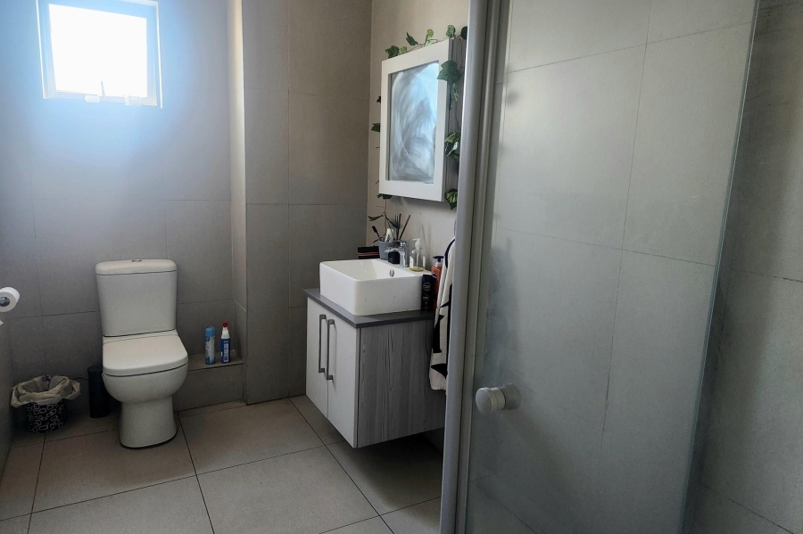 1 Bedroom Property for Sale in Erand Gardens Gauteng