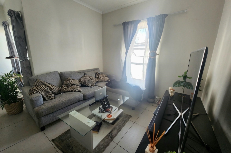 1 Bedroom Property for Sale in Erand Gardens Gauteng