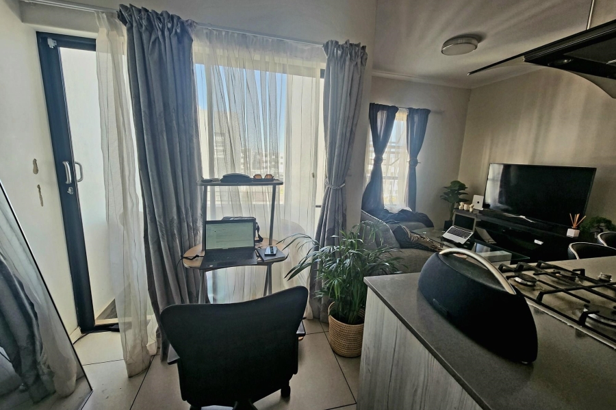 1 Bedroom Property for Sale in Erand Gardens Gauteng