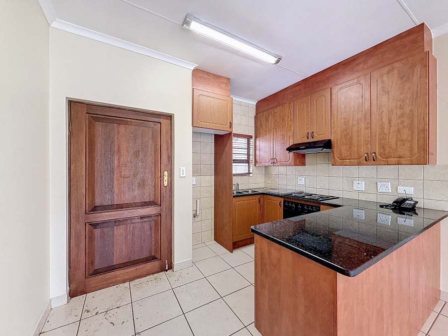 To Let 2 Bedroom Property for Rent in The Retreat Gauteng