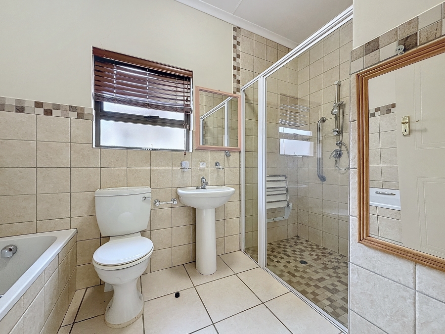 To Let 2 Bedroom Property for Rent in The Retreat Gauteng