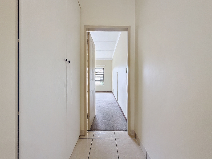 To Let 2 Bedroom Property for Rent in The Retreat Gauteng