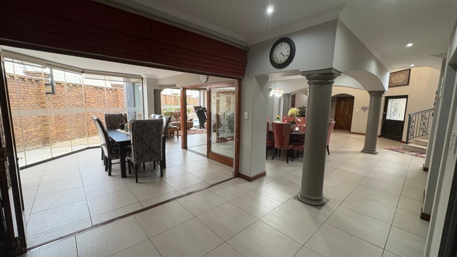 5 Bedroom Property for Sale in Beyers Park Gauteng