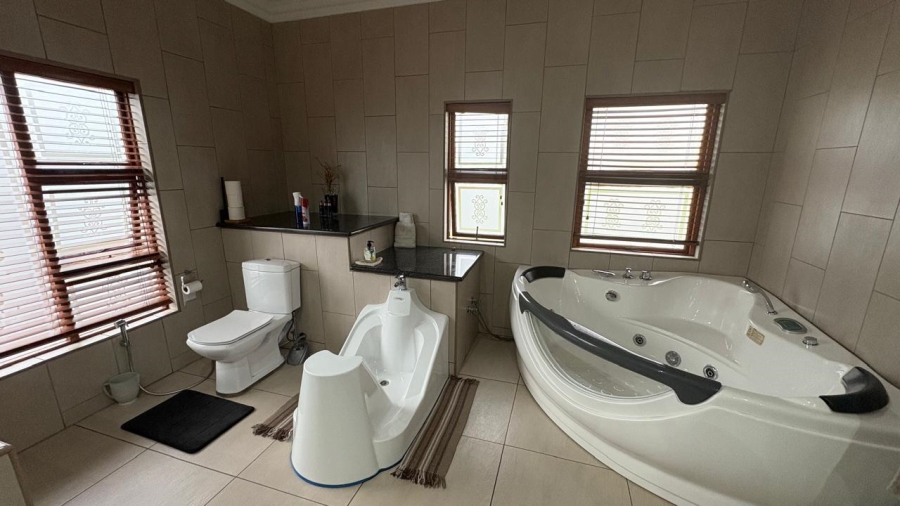 5 Bedroom Property for Sale in Beyers Park Gauteng