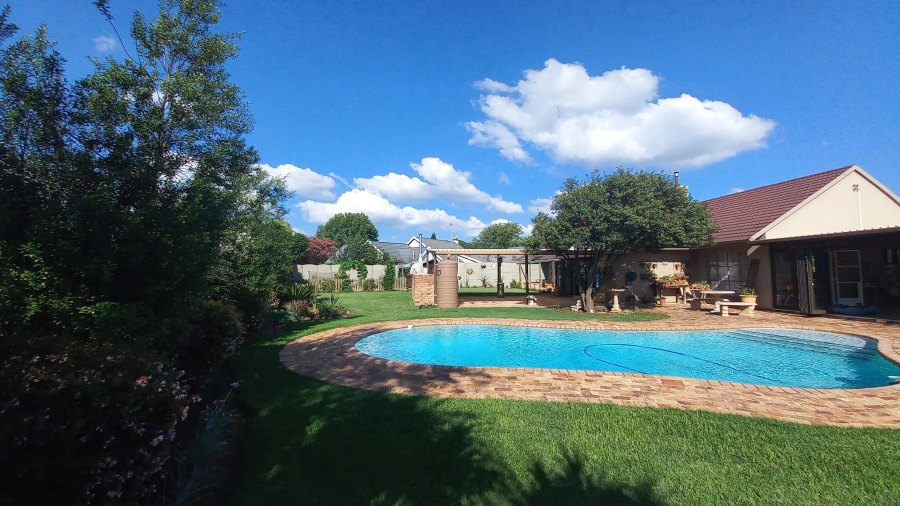 5 Bedroom Property for Sale in Libradene Gauteng