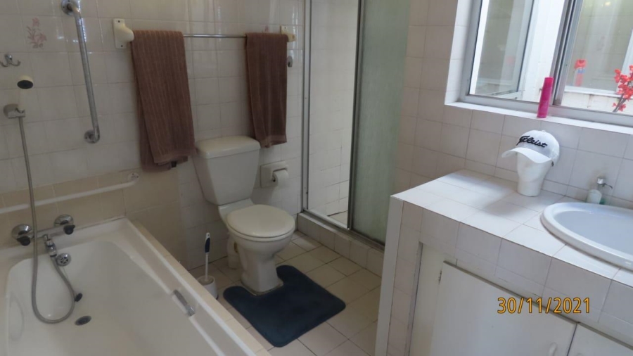 1 Bedroom Property for Sale in Bryanston Gauteng