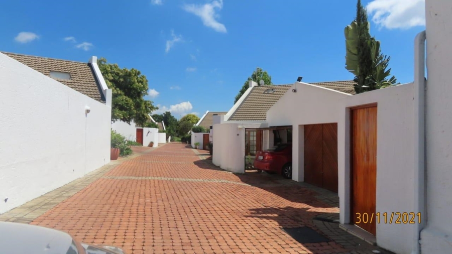 1 Bedroom Property for Sale in Bryanston Gauteng