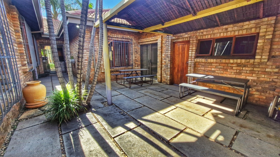 4 Bedroom Property for Sale in Florauna Gauteng