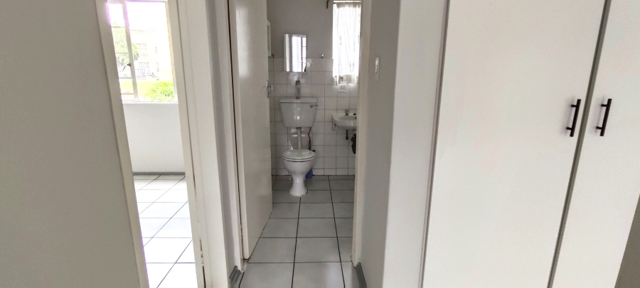 2 Bedroom Property for Sale in Verwoerdpark Gauteng