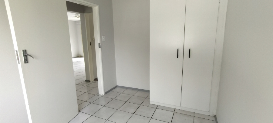 2 Bedroom Property for Sale in Verwoerdpark Gauteng