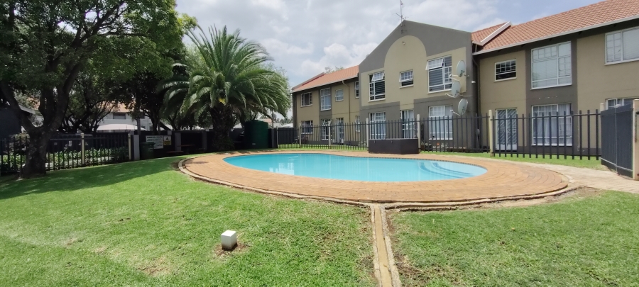 2 Bedroom Property for Sale in Verwoerdpark Gauteng