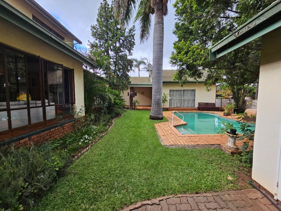 5 Bedroom Property for Sale in Magalieskruin Gauteng