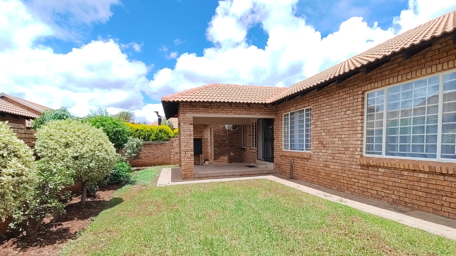 3 Bedroom Property for Sale in Annlin Gauteng