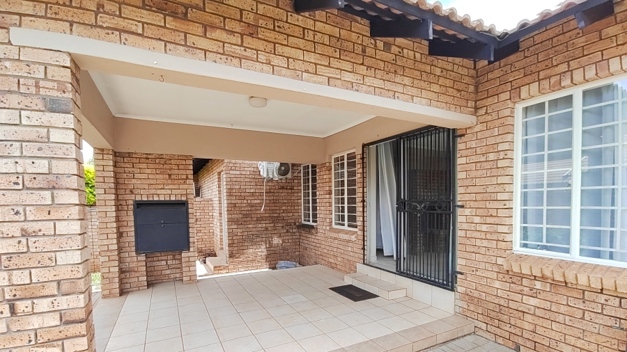 3 Bedroom Property for Sale in Annlin Gauteng