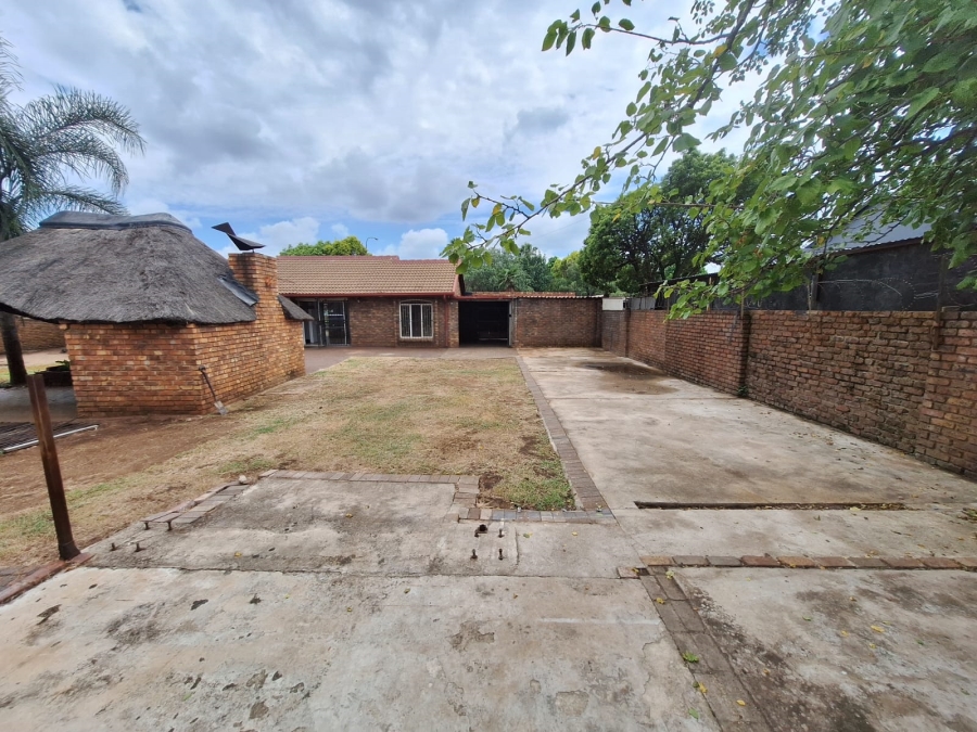 3 Bedroom Property for Sale in Wierda Park Gauteng