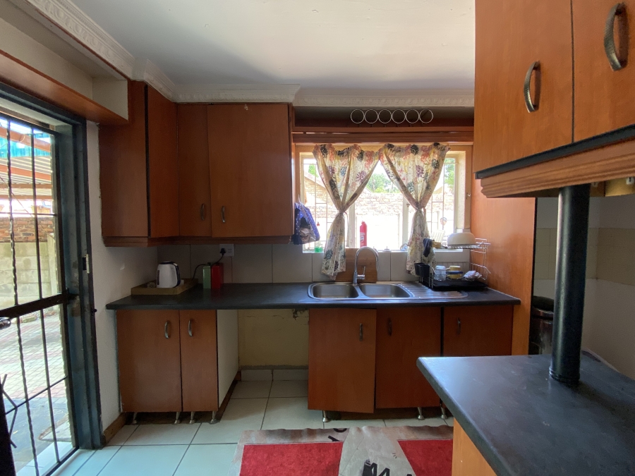 To Let 2 Bedroom Property for Rent in Country View Gauteng