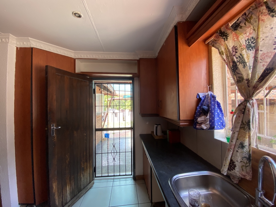 To Let 2 Bedroom Property for Rent in Country View Gauteng