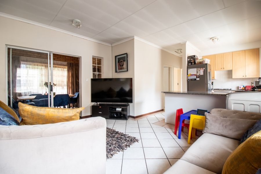 2 Bedroom Property for Sale in Monavoni Gauteng