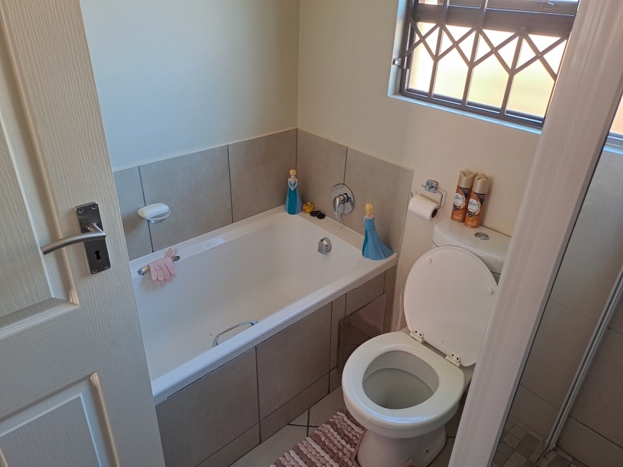 3 Bedroom Property for Sale in The Reeds Gauteng