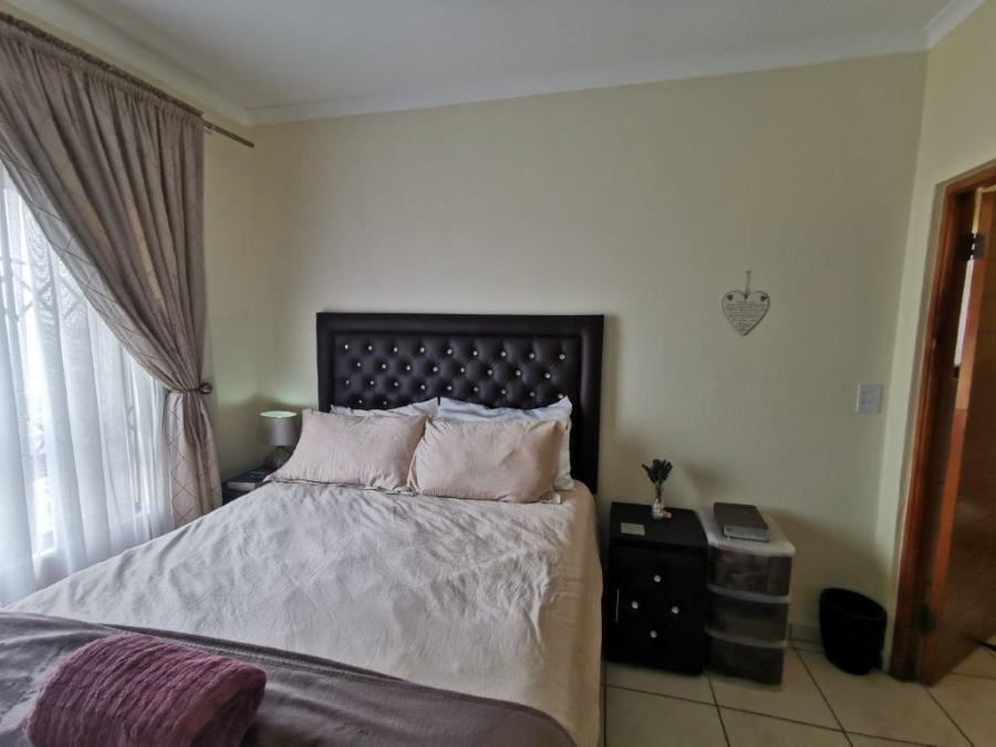 2 Bedroom Property for Sale in South Crest Gauteng