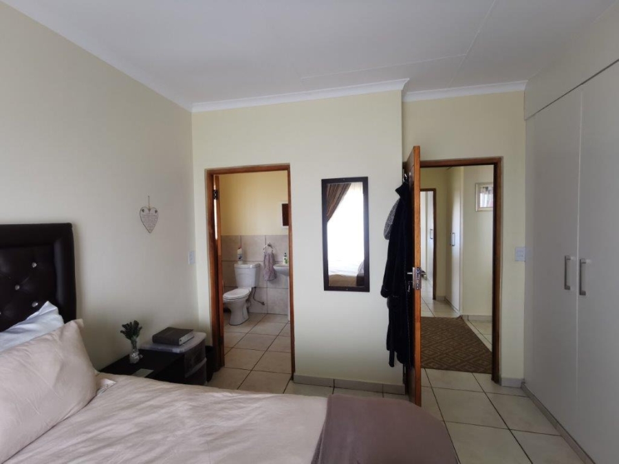 2 Bedroom Property for Sale in South Crest Gauteng