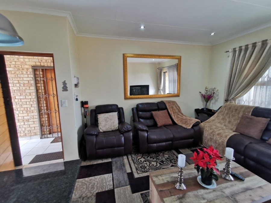 2 Bedroom Property for Sale in South Crest Gauteng