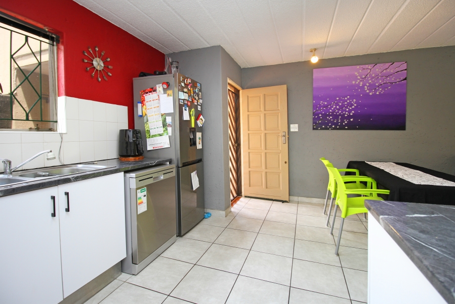 2 Bedroom Property for Sale in Weltevreden Park Gauteng